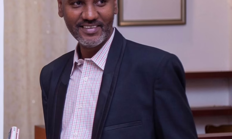 صحفي سوداني يكتب..مقاربة الراهن في كتاب كامل إدريس 1 FB IMG 1747741083516